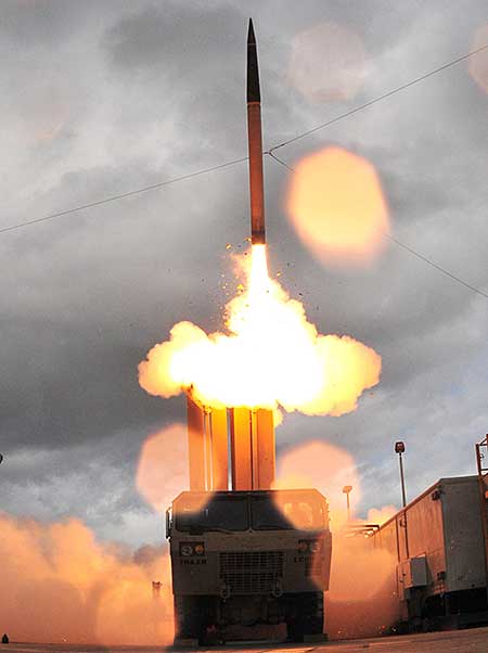 薩德系統中用於攔截導彈的發射機制