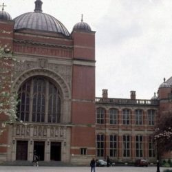 伯明翰大学是世界100强大学之一
