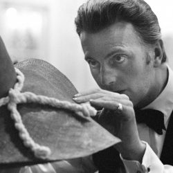 2018年3月10日，法國著名時裝設計師於貝爾·德·紀梵希（Hubert de Givenchy）去世，終年91歲